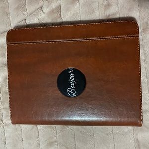 Organizer with charger